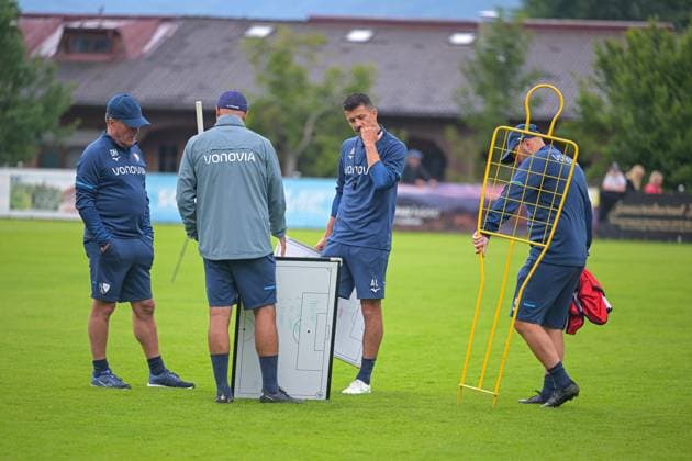 14 07 2025, Football, Season 2025 2026, 2 Bundesliga, Preparation, VfL Bochum summer training camp in Scheffau am Wilden Kaiser, Coach Dieter Hecking VfL Bochum 1848 l r , Co-coach Murat Ural VfL Bochum 1848 , Co-coach Anthony Losilla VfL Bochum 1848 , Co-coach Marc Andre Kruska VfL Bochum 1848 xRHR PHOTO YYx Copyright: RHR-FOTOx RHR-FOTO YY