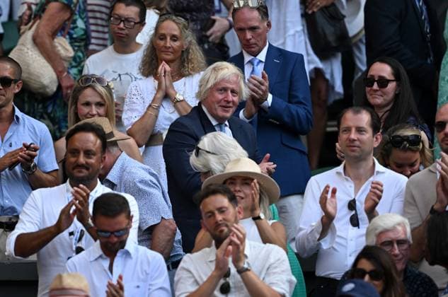 Day Fourteen: The Championships - Wimbledon 2025 LONDON, ENGLAND - JULY 13: Boris Johnson applauds following the Gentlemen s Singles final match between Jannik Sinner of Italy and Carlos Alcaraz of Spain on day fourteen of The Championships Wimbledon 2025 at All England Lawn Tennis and Croquet Club on July 13, 2025 in London, England. (Photo by Visionhaus via ) London All England Lawn Tennis and Croq England United Kingdom Copyright: xVisionhausx 776305105