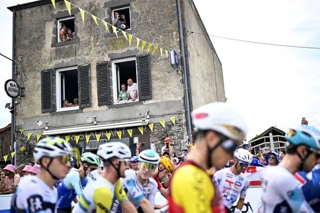the start of stage 10 of the 2025 Tour de France cycling, from Ennezat to Le Mont-Dore Puy de Sancy (169 km), on Monday 14 July 2025 in France. The 112th edition of the Tour de France starts on Saturday 5 July in Lille, France, and will finish in Paris, France on the 27th of July. JASPERxJACOBS  x129226728x