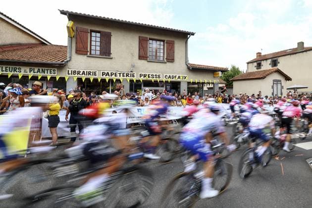 The start of stage 10 of the 2025 Tour de France cycling, from Ennezat to Le Mont-Dore Puy de Sancy (169 km), on Monday 14 July 2025 in France. The 112th edition of the Tour de France starts on Saturday 5 July in Lille, France, and will finish in Paris, France on the 27th of July. DAVIDxPINTENS  x129226812x