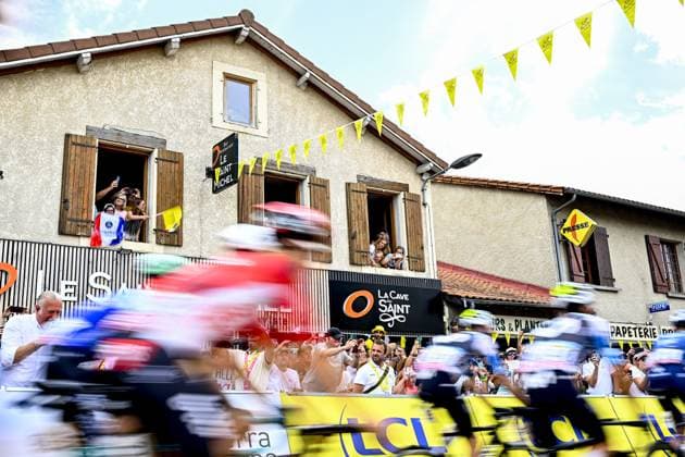 The start of stage 10 of the 2025 Tour de France cycling, from Ennezat to Le Mont-Dore Puy de Sancy (169 km), on Monday 14 July 2025 in France. The 112th edition of the Tour de France starts on Saturday 5 July in Lille, France, and will finish in Paris, France on the 27th of July. JASPERxJACOBS  x129227541x
