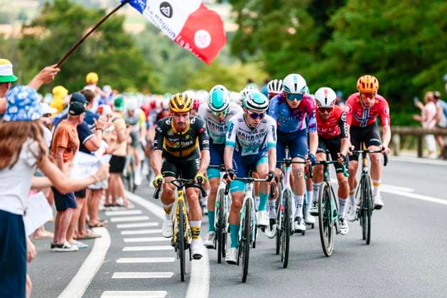 Tour de France 2025 Stage 10 LE MONT-DORE PUY DE SANCY, FRANCE - JULY 14 : Campenaerts Victor (BEL) of Team Visma - Lease a Bike, Rider of Bahrain - Victorious in action during stage 10 of the 112th edition of Tour de France an UCI World Tour 2.UWT cycling road race stage for Men Elite of 163 km with start in Ennezat and finish in Le Mont-Dore Puy de Sancy on July 14, 2025 in Le Mont-Dore Puy de Sancy, France, 14 07 2025 ( Motordriver Kenny Verfaillie - Le Mont-Dore Puy de Sancy France  Copyright: xLucaxBettinix