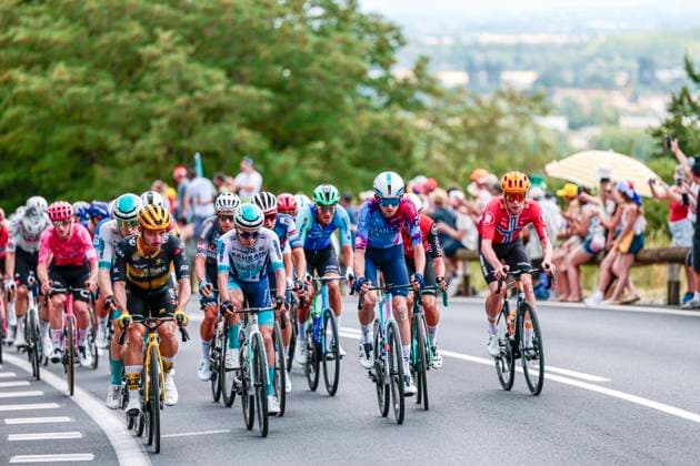 Tour de France 2025 Stage 10 LE MONT-DORE PUY DE SANCY, FRANCE - JULY 14 : Campenaerts Victor (BEL) of Team Visma - Lease a Bike, Rider of Bahrain - Victorious, Israel - Premier Tech in action during stage 10 of the 112th edition of Tour de France an UCI World Tour 2.UWT cycling road race stage for Men Elite of 163 km with start in Ennezat and finish in Le Mont-Dore Puy de Sancy on July 14, 2025 in Le Mont-Dore Puy de Sancy, France, 14 07 2025 ( Motordriver Kenny Verfaillie - Le Mont-Dore Puy de Sancy France  Copyright: xLucaxBettinix