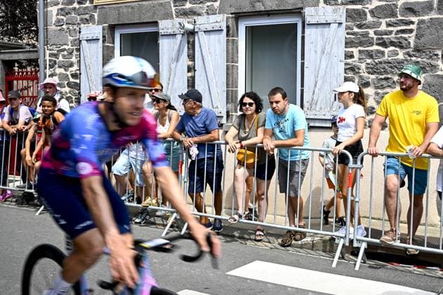The start of stage 10 of the 2025 Tour de France cycling, from Ennezat to Le Mont-Dore Puy de Sancy (169 km), on Monday 14 July 2025 in France. The 112th edition of the Tour de France starts on Saturday 5 July in Lille, France, and will finish in Paris, France on the 27th of July. JASPERxJACOBS  x129230810x