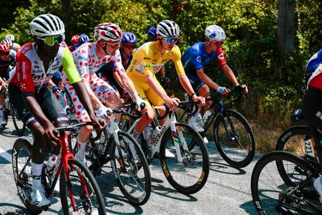 Tour de France 2025 Stage 10 LE MONT-DORE PUY DE SANCY, FRANCE - JULY 14 : Pogacar Tadej (SLO) of UAE Team Emirates - XRG, Wellens Tim (BEL) of UAE Team Emirates - XRG talking during stage 10 of the 112th edition of Tour de France an UCI World Tour 2.UWT cycling road race stage for Men Elite of 163 km with start in Ennezat and finish in Le Mont-Dore Puy de Sancy on July 14, 2025 in Le Mont-Dore Puy de Sancy, France, 14 07 2025 ( Motordriver Kenny Verfaillie - Le Mont-Dore Puy de Sancy France  Copyright: xLucaxBettinix