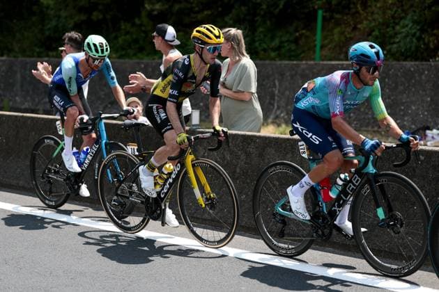 British Simon Yates of Team Visma Lease a Bike pictured in action during stage 10 of the 2025 Tour de France cycling, from Ennezat to Le Mont-Dore Puy de Sancy (169 km), on Monday 14 July 2025 in France. The 112th edition of the Tour de France starts on Saturday 5 July in Lille, France, and will finish in Paris, France on the 27th of July. POOLxLUCAxBETTINI  x129238732x