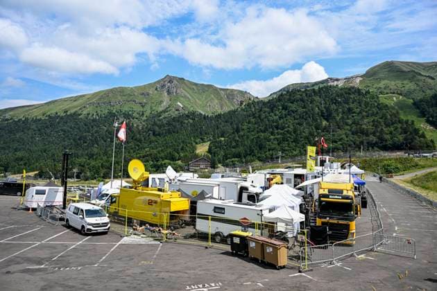Tour de France 2025 Stage 10 LE MONT-DORE PUY DE SANCY, FRANCE - JULY 14 : Illustration picture technical zone during stage 10 of the 112th edition of Tour de France an UCI World Tour 2.UWT cycling road race stage for Men Elite of 163 km with start in Ennezat and finish in Le Mont-Dore Puy de Sancy on July 14, 2025 in Le Mont-Dore Puy de Sancy, France, 14 07 2025 ( Motordriver Kenny Verfaillie - Le Mont-Dore Puy de Sancy France  Copyright: xJanxDexMeuleneirx