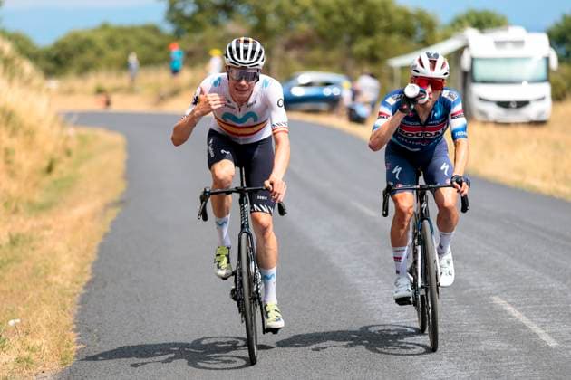 Tour de France 2025 Stage 10 LE MONT-DORE PUY DE SANCY, FRANCE - JULY 14 : Rider of Movistar Team, Soudal Quick-Step in action during stage 10 of the 112th edition of Tour de France an UCI World Tour 2.UWT cycling road race stage for Men Elite of 163 km with start in Ennezat and finish in Le Mont-Dore Puy de Sancy on July 14, 2025 in Le Mont-Dore Puy de Sancy, France, 14 07 2025 ( Motordriver Kenny Verfaillie - Le Mont-Dore Puy de Sancy France  Copyright: xLucaxBettinix