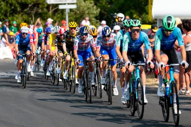 Tour de France 2025 Stage 10 LE MONT-DORE PUY DE SANCY, FRANCE - JULY 14 : Roglic Primoz (SLO) of Red Bull BORA - Hansgrohe in action during stage 10 of the 112th edition of Tour de France an UCI World Tour 2.UWT cycling road race stage for Men Elite of 163 km with start in Ennezat and finish in Le Mont-Dore Puy de Sancy on July 14, 2025 in Le Mont-Dore Puy de Sancy, France, 14 07 2025 ( Motordriver Kenny Verfaillie - Le Mont-Dore Puy de Sancy France  Copyright: xLucaxBettinix