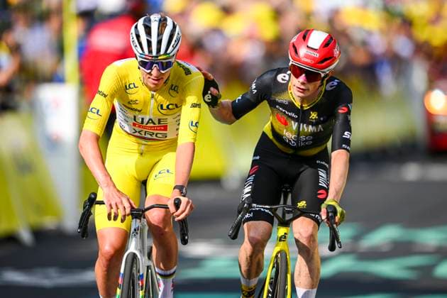 Tour de France 2025 Stage 10 LE MONT-DORE PUY DE SANCY, FRANCE - JULY 14 : Vingegaard Jonas (DEN) of Team Visma - Lease a Bike, Pogacar Tadej (SLO) of UAE Team Emirates - XRG at the finish line during stage 10 of the 112th edition of Tour de France an UCI World Tour 2.UWT cycling road race stage for Men Elite of 163 km with start in Ennezat and finish in Le Mont-Dore Puy de Sancy on July 14, 2025 in Le Mont-Dore Puy de Sancy, France, 14 07 2025 ( Motordriver Kenny Verfaillie - Le Mont-Dore Puy de Sancy France  Copyright: xVincentxKalutx