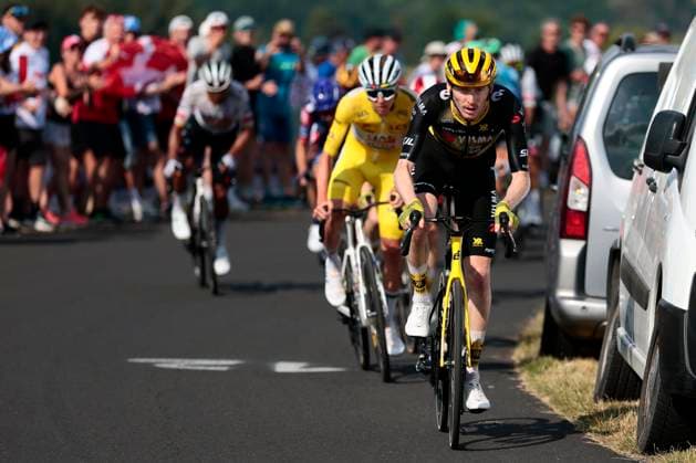 Tour de France 2025 Stage 10 LE MONT-DORE PUY DE SANCY, FRANCE - JULY 14 : Jorgenson Matteo (USA) of Team Visma - Lease a Bike in action during stage 10 of the 112th edition of Tour de France an UCI World Tour 2.UWT cycling road race stage for Men Elite of 163 km with start in Ennezat and finish in Le Mont-Dore Puy de Sancy on July 14, 2025 in Le Mont-Dore Puy de Sancy, France, 14 07 2025 ( Motordriver Kenny Verfaillie - Le Mont-Dore Puy de Sancy France  Copyright: xLucaxBettinix
