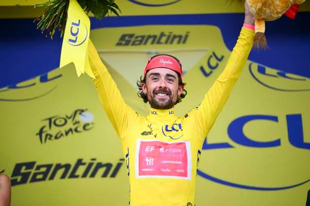 Tour de France 2025 Stage 10 LE MONT-DORE PUY DE SANCY, FRANCE - JULY 14 : Healy Ben (IRL) of EF Education - EasyPost on the podium with the yellow jersey during stage 10 of the 112th edition of Tour de France an UCI World Tour 2.UWT cycling road race stage for Men Elite of 163 km with start in Ennezat and finish in Le Mont-Dore Puy de Sancy on July 14, 2025 in Le Mont-Dore Puy de Sancy, France, 14 07 2025 ( Motordriver Kenny Verfaillie - Le Mont-Dore Puy de Sancy France  Copyright: xVincentxKalutx