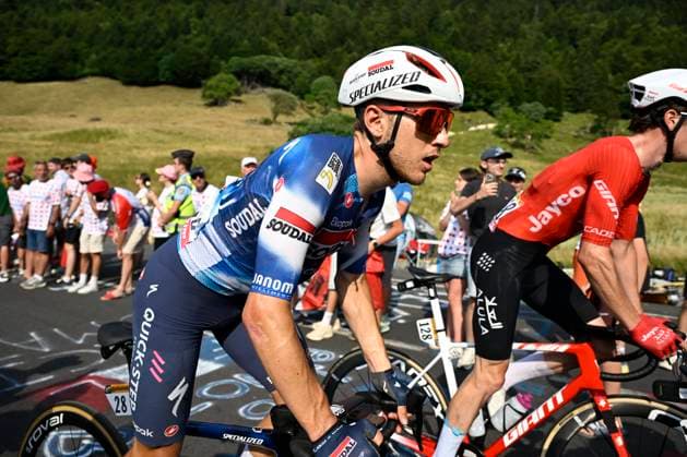 Tour de France 2025 Stage 10 LE MONT-DORE PUY DE SANCY, FRANCE - JULY 14 : Van Wilder Ilan (BEL) of Soudal Quick-Step in action during stage 10 of the 112th edition of Tour de France an UCI World Tour 2.UWT cycling road race stage for Men Elite of 163 km with start in Ennezat and finish in Le Mont-Dore Puy de Sancy on July 14, 2025 in Le Mont-Dore Puy de Sancy, France, 14 07 2025 ( Motordriver Kenny Verfaillie - Le Mont-Dore Puy de Sancy France  Copyright: xJanxDexMeuleneirx