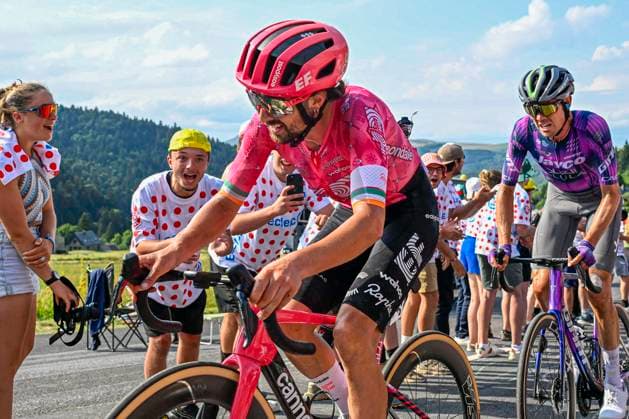 Tour de France 2025 Stage 10 LE MONT-DORE PUY DE SANCY, FRANCE - JULY 14 : Healy Ben (IRL) of EF Education - EasyPost, O Connor Ben (AUS) of Team Jayco AlUla in action during stage 10 of the 112th edition of Tour de France an UCI World Tour 2.UWT cycling road race stage for Men Elite of 163 km with start in Ennezat and finish in Le Mont-Dore Puy de Sancy on July 14, 2025 in Le Mont-Dore Puy de Sancy, France, 14 07 2025 ( Motordriver Kenny Verfaillie - Le Mont-Dore Puy de Sancy France  Copyright: xJanxDexMeuleneirx