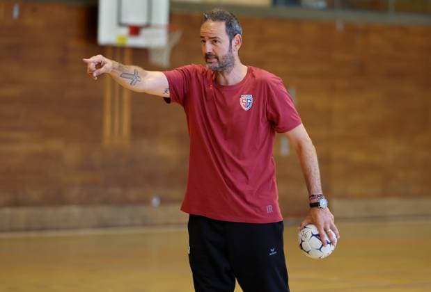 BAU 14 07 2025 Bietigheim Handball SG BBM Bietigheim Training kick-off, Coach Iker Romero