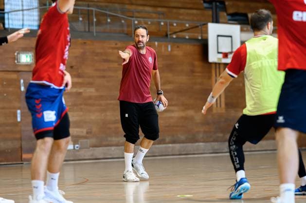 Bietigheim HBL 25 26 SG BBM Bietigheim Training Coach Iker Romero Bietigheim Bietigheim Bissingen Sporthalle am Viadukt Baden Württemberg Germany