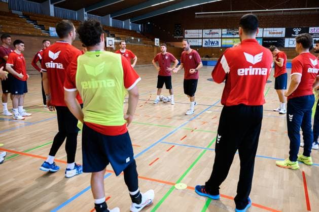 Bietigheim HBL 25 26 SG BBM Bietigheim Training Coach Iker Romero Bietigheim Bietigheim Bissingen Sporthalle am Viadukt Baden Württemberg Germany
