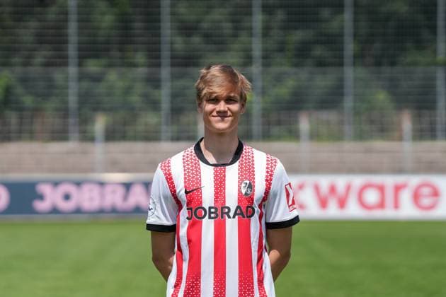 Oscar Wiklöf SC Freiburg II SC Freiburg U23 Regionalliga Südwest, Porträttermin 2025 2026, Freiburg Möslestadion Baden Wuerttemberg Germany Copyright: xSTEINSIEK.CH PAAx