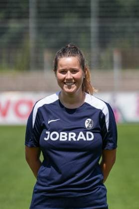 Larissa Kern Physiotherapist SC Freiburg II SC Freiburg U23 Regionalliga Südwest, Porträttermin 2025 2026, Freiburg Möslestadion Baden Wuerttemberg Germany Copyright: xSTEINSIEK.CH PAAx