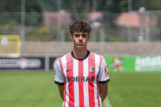 Mateo Zelic SC Freiburg II SC Freiburg U23 Regionalliga Südwest, Porträttermin 2025 2026, Freiburg Möslestadion Baden Wuerttemberg Germany Copyright: xSTEINSIEK.CH PAAx