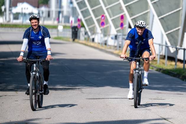 Alexander Brunst SV Darmstadt 98, 30 and Bartosz Bialek SV Darmstadt 98 on the way to training, SV Darmstadt 98, football, 2 Bundesliga, training camp, 6 day, 15 07 2025 SV Darmstadt 98, football, 2 Bundesliga, training camp, 6 day, 15 07 2025 Bad Wörishofen Copyright: xEibner-Pressefoto FlorianxWiegandx EP_FWD