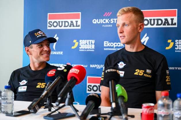Tour de France 2025 First Restday TOULOUSE, FRANCE - JULY 15 : Merlier Tim (BEL) of Soudal - Quick Step and Evenepoel Remco (BEL) of Soudal - Quick Step during a press conference, PK, Pressekonferenz during the first restday of the 112th edition of Tour de France an UCI World Tour 2.UWT for Men Elite on July 15, 2025 in Toulouse, France, 15 07 2025 ( Motordriver Kenny Verfaillie - Toulouse France  Copyright: xVincentxKalutx