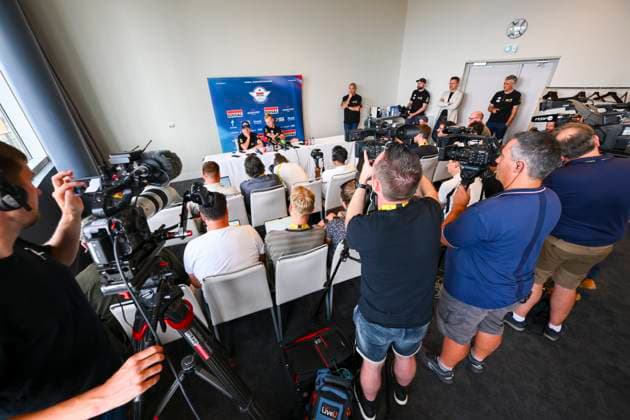 Tour de France 2025 First Restday TOULOUSE, FRANCE - JULY 15 : Evenepoel Remco (BEL) of Soudal - Quick Step and Merlier Tim (BEL) of Soudal - Quick Step during a press conference, PK, Pressekonferenz during the first restday of the 112th edition of Tour de France an UCI World Tour 2.UWT for Men Elite on July 15, 2025 in Toulouse, France, 15 07 2025 ( Motordriver Kenny Verfaillie - Toulouse France  Copyright: xVincentxKalutx
