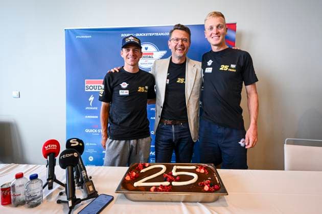Tour de France 2025 First Restday TOULOUSE, FRANCE - JULY 15 : Merlier Tim (BEL) of Soudal - Quick Step, Evenepoel Remco (BEL) of Soudal - Quick Step during a press conference, PK, Pressekonferenz during the first restday of the 112th edition of Tour de France an UCI World Tour 2.UWT for Men Elite on July 15, 2025 in Toulouse, France, 15 07 2025 ( Motordriver Kenny Verfaillie - Toulouse France  Copyright: xVincentxKalutx