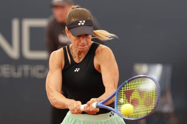 GER, Hamburg, xFSx, ATP250 Womens Tennis Tournament , MSC Hamburg Ladies Open 2025 , Round of 32 , Sixteenth Final ,15 07 2025 v l Anna Bondar HUN plays a backhand Copyright: HMBxMedia FernandoxSoares