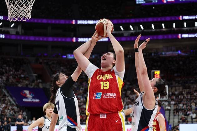 SHENZHEN, CHINA - JULY 15: Zhang Ziyu 19 of China shoots during the 2025 FIBA Women s Asia Cup Group A match between China and South Korea at Shenzhen Sports Center on July 15, 2025 in Shenzhen, Guangdong Province of China.  Copyright: xVCGx 111579723495