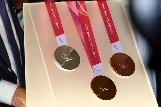 Milano Cortina 2026, Die Medaillen Milan Cortina 2026 Olympic and Paralympic Games Medals Presentation at Palazzo Balbi in Venice, Italy - July 15, 2025 - Sports (photo Paola Garbuio LaPresse) Presentazione delle Medaglie dei Giochi Olimpici e Paraolimpici di Milano Cortina 2026 a Palazzo Balbi a Venezia, Italia - 15 Luglio 2025 - (foto Paola Garbuio LaPresse) Presenti La campionessa olimpica di nuoto Federica Pellegrini, Francesca Porcellato Atleta paralimpica italiana, Il Presidente della Regione Veneto Luca Zaia, il Presidente della Fondazione Milano Cortina 2026 Giovanni MalagÃ² e il CEO Andrea Varnier, il Vicepresidente del Consiglio e Ministro delle Infrastrutture e dei Trasporti Matteo Salvini, il Ministro per lo Sport e i Giovani Andrea Abodi (in collegamento), il Presidente della Regione Lombardia Attilio Fontana, il Presidente del CONI Luciano Buonfiglio e il Presidente del CIP Marco Giunio De Sanctis.  Copyright: xPaolaxGarbuio Lapressex