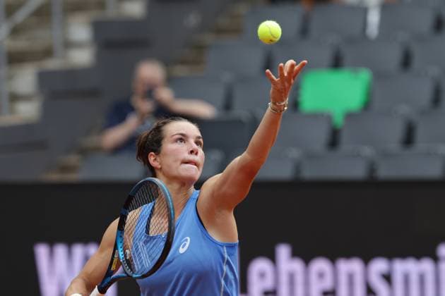 GER, Hamburg, xFSx, ATP250 Womens Tennis Tournament , MSC Hamburg Ladies Open 2025 , Round of 32 , Sixteenth Final ,15 07 2025 v l Lois Boisson FRA makes a serve Copyright: HMBxMedia FernandoxSoares