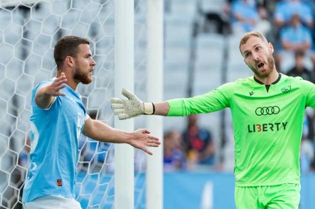250715 Gabriel Busanello of Malmö FF and Giorgi Makaridze of FC Iberia during the UEFA Champions League qualifier football match between Malmö FF and FC Iberia 1999 on July 15, 2025 in Malmö Photo Christian Örnberg BILDBYRAN COP 166 CO0587 fotboll football soccer fotball uefa champions league gualifiers champions league malmö ff fc iberia bbeng bbauto  Copyright: CHRISTIANxÖRNBERG BB250715CO024