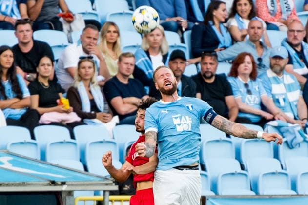 250715 Pontus Jansson of Malmö FF and Giorgi Tabatadze of FC Iberia during the UEFA Champions League qualifier football match between Malmö FF and FC Iberia 1999 on July 15, 2025 in Malmö Photo Christian Örnberg BILDBYRAN COP 166 CO0587 fotboll football soccer fotball uefa champions league gualifiers champions league malmö ff fc iberia bbeng bbauto  Copyright: CHRISTIANxÖRNBERG BB250715CO033