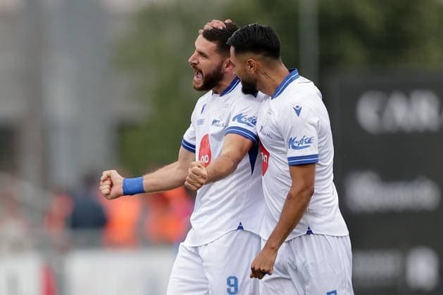 Arber Manaj Drita 9 cheers, rejoices, jubilation, joy with Juan Camilo Mesa Drita 5 after the 0 1 15 07 2025 Football Champions League qualification, 1 round, second leg, season 2025 2026 15 07 2025 FC Differdange 03 LUX FC Drita XKX Differdange Stade Municipal de la Ville de Differdange, Differdange