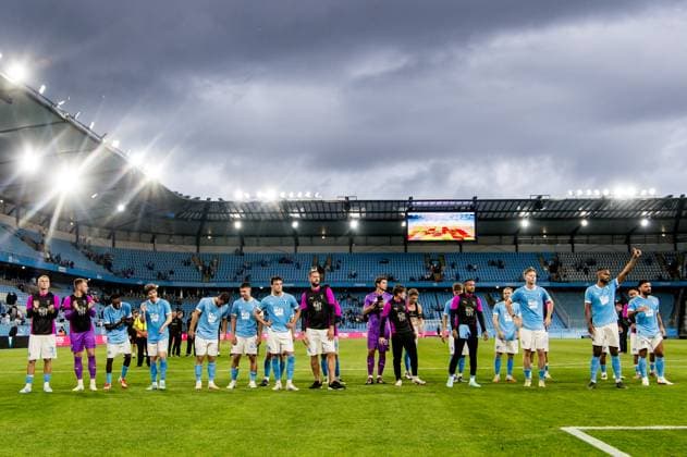 250715 Players of Malmö FF celebrate after the UEFA Champions League qualifier football match between Malmö FF and FC Iberia 1999 on July 15, 2025 in Malmö Photo Christian Örnberg BILDBYRAN COP 166 CO0587 fotboll football soccer fotball uefa champions league gualifiers champions league malmö ff fc iberia bbeng jubel  Copyright: CHRISTIANxÖRNBERG BB250715CO081