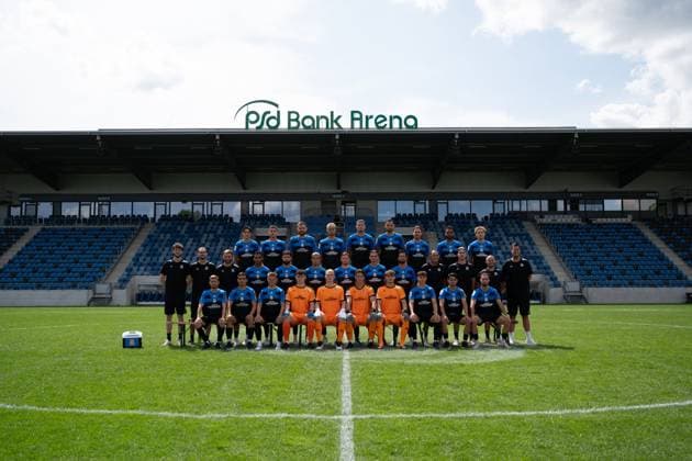 15 07 2025, xhfmx, Fußball Regionalliga Suedwest, FSV Frankfurt Fototermin Saison 2025 26 Mannschaftsfoto FSV Frankfurt 25 26 DFL DFB REGULATIONS PROHIBIT ANY USE OF PHOTOGRAPHS as IMAGE SEQUENCES and or QUASI VIDEO Frankfurt am Main
