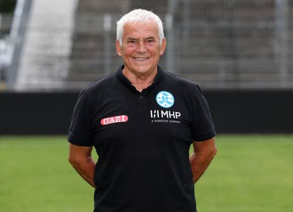 BAU 15 07 2025 Stuttgart Degerloch soccer SV Stuttgarter Kickers photo session, Willi Mast bus driver supervisor
