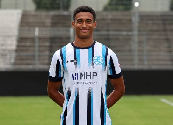 BAU 15 07 2025 Stuttgart Degerloch Football SV Stuttgarter Kickers Photo shoot, Jacob Danquah