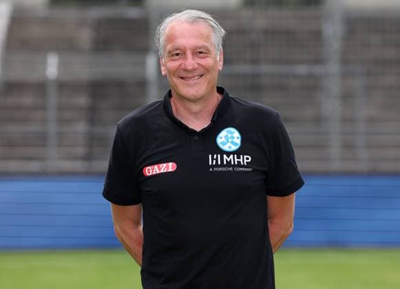 BAU 15 07 2025 Stuttgart Degerloch Football SV Stuttgarter Kickers Photo session, Lutz Siebrecht Managing Director Sport