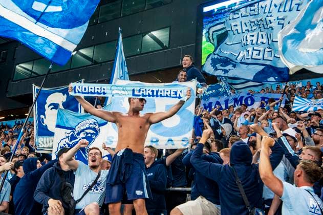 250715 Taha Ali of Malmö FF celebrates with the supporters after the UEFA Champions League qualifier football match between Malmö FF and FC Iberia 1999 on July 15, 2025 in Malmö Photo Christian Örnberg BILDBYRAN COP 166 CO0587 fotboll football soccer fotball uefa champions league gualifiers champions league malmö ff fc iberia bbeng crowd cheering  Copyright: CHRISTIANxÖRNBERG BB250715CO110
