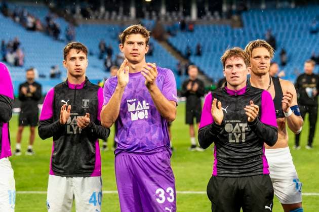 250715 Kenan Busuladzic, goalkeeper Melker Ellborg, Johan Karlsson and Jens Stryger Larsen of Malmö FF celebrates after the UEFA Champions League qualifier football match between Malmö FF and FC Iberia 1999 on July 15, 2025 in Malmö Photo Christian Örnberg BILDBYRAN COP 166 CO0587 fotboll football soccer fotball uefa champions league gualifiers champions league malmö ff fc iberia bbeng crowd cheers  Copyright: CHRISTIANxÖRNBERG BB250715CO120