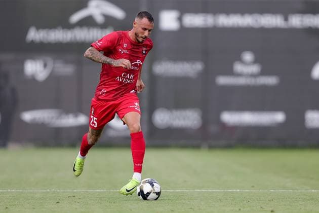 Geoffrey Franzoni Captain Differdange 25 Crop, single image, action, full body 15 07 2025 Soccer Champions League qualification, 1 round, second leg, season 2025 2026 15 07 2025 FC Differdange 03 LUX FC Drita XKX Differdange Stade Municipal de la Ville de Differdange, Differdange