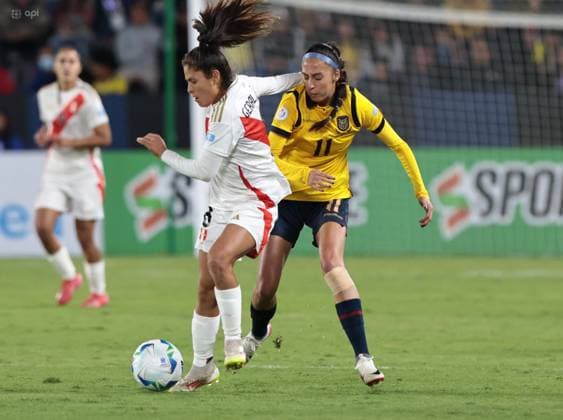 COPA AMERICA FEMENINA ECUADOR VS PERU July 15, 2025 Meeting between Ecuador VS Peru for Copa America Femenina at the Banco Guayaquil stadium QUITO PICHINCHA ECUADOR Copyright: xHENRYxLAPOx