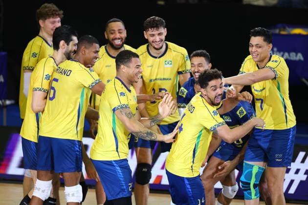 Brazil team group, Mannschaftsbild, Totale (BRA), JULY 16, 2025 - Volleyball : FIVB Volleyball Nations League 2025 Men s Preliminary Round match between Argentina - Brazil at Chiba Port Arena, Chiba, Japan. Noxthirdxpartyxsales  aflo_297838774
