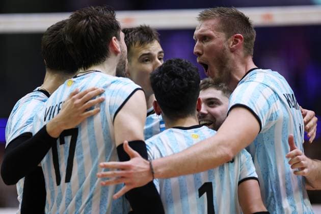 Argentina team group, Mannschaftsbild, Totale (ARG), JULY 16, 2025 - Volleyball : FIVB Volleyball Nations League 2025 Men s Preliminary Round match between Argentina - Brazil at Chiba Port Arena, Chiba, Japan. Noxthirdxpartyxsales  aflo_297838788