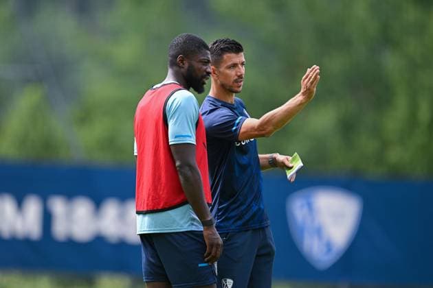 15 07 2025, Football, Season 2025 2026, 2 Bundesliga, Preparation, VfL Bochum summer training camp in Scheffau am Wilden Kaiser, Ibrahim Sissoko VfL Bochum 1848 Co Trainer Anthony Losilla VfL Bochum 1848 xRHR PHOTO YYx Copyright: RHR-FOTOx RHR-FOTO YY