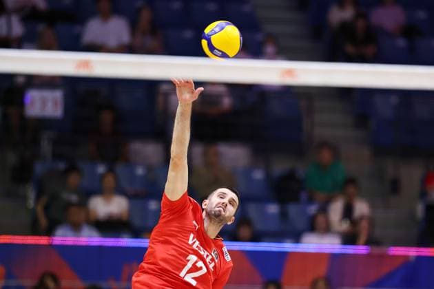 Adis Lagumdzija (TUR), JULY 16, 2025 - Volleyball : FIVB Volleyball Nations League 2025 Men s Preliminary Round match between Turkey - United States at Chiba Port Arena, Chiba, Japan. Noxthirdxpartyxsales  aflo_297848487