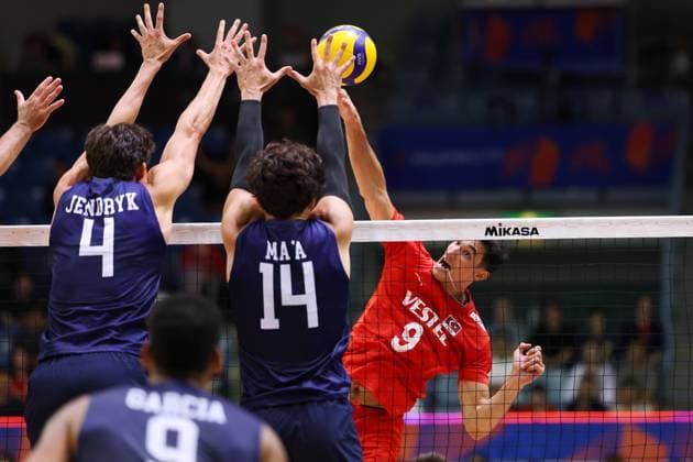Ramazan Efe Mandiraci (TUR), JULY 16, 2025 - Volleyball : FIVB Volleyball Nations League 2025 Men s Preliminary Round match between Turkey - United States at Chiba Port Arena, Chiba, Japan. Noxthirdxpartyxsales  aflo_297848497