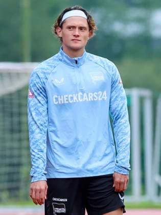 Fabian Reese Hertha BSC Berlin looks on, , Training Hertha BSC Berlin, Sportplatz Langau on July 16, 2025 in Kitzbuehel, Austria Photo by Marco Steinbrenner DeFodi Images Fabian Reese Hertha BSC Berlin looks on, , Training Hertha BSC Berlin, Sportplatz Langau, July 16, 2025 in Kitzbuehel, Austria Photo by Marco Steinbrenner DeFodi Images